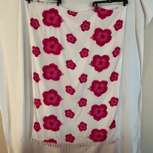 HIBISCUS COLLECTION Hawaii Sarong in White and Pink Hibiscus - 50" x 40"